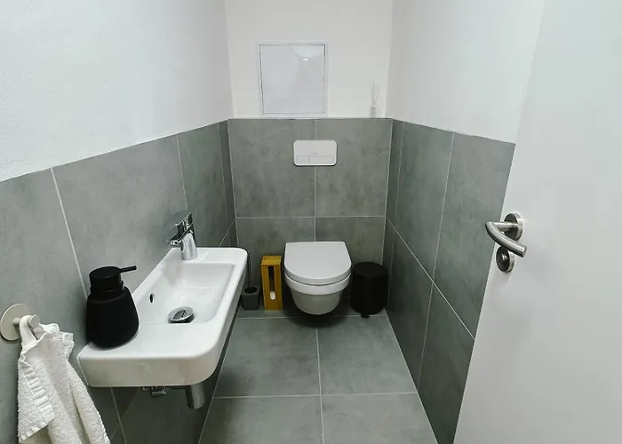 New In The Free Private Parking *